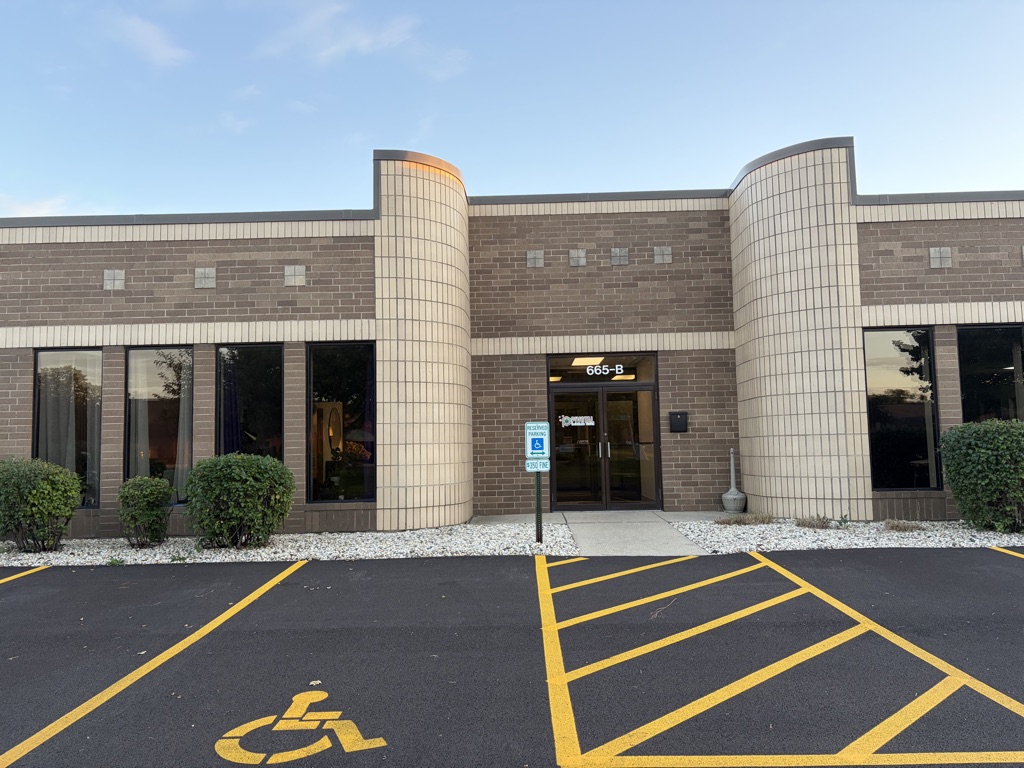Pivotal Counseling Center Elgin office entrance at 665 Tollgate Rd. Suite B
